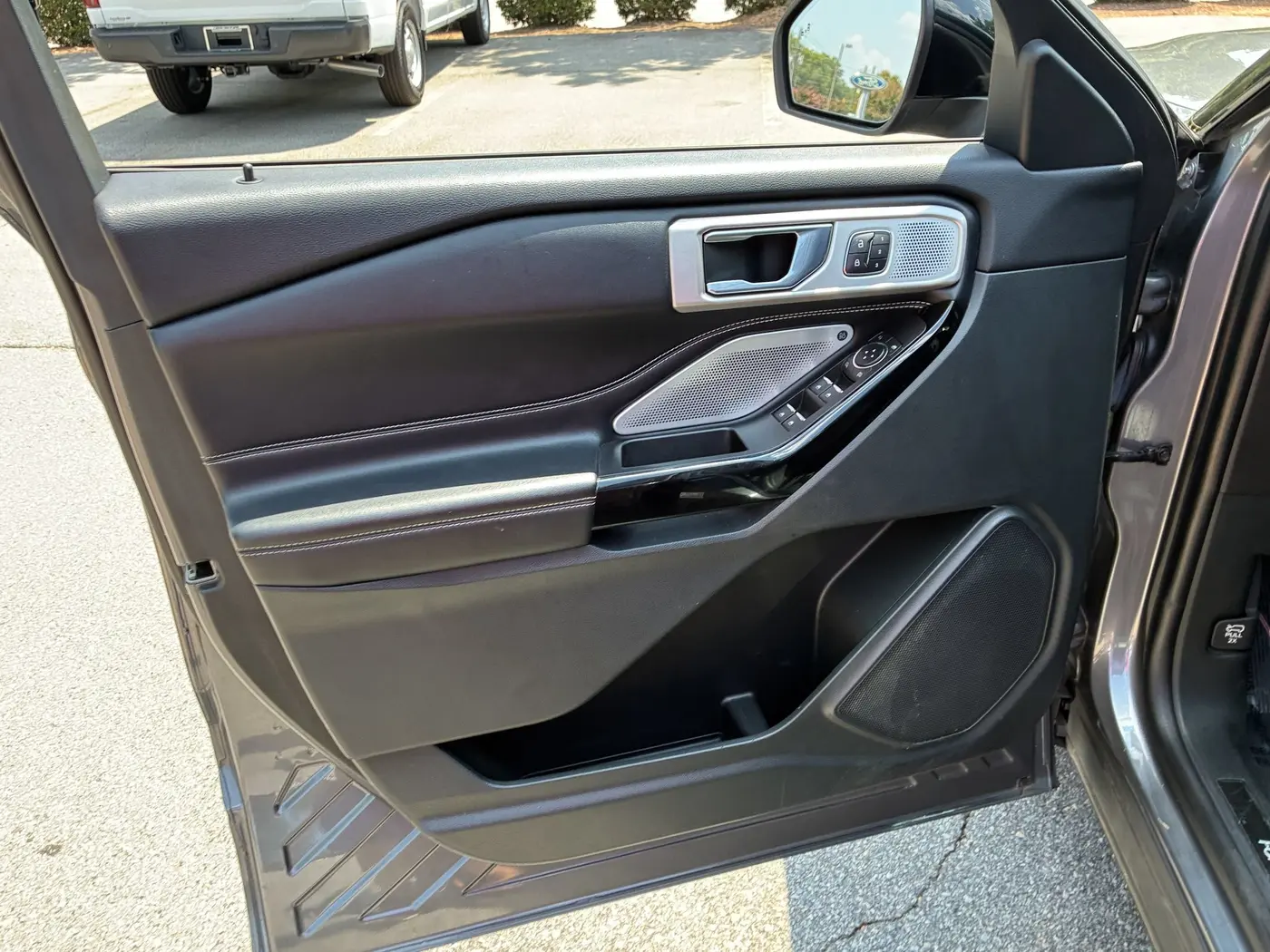 2021 Ford Explorer - $22,995
