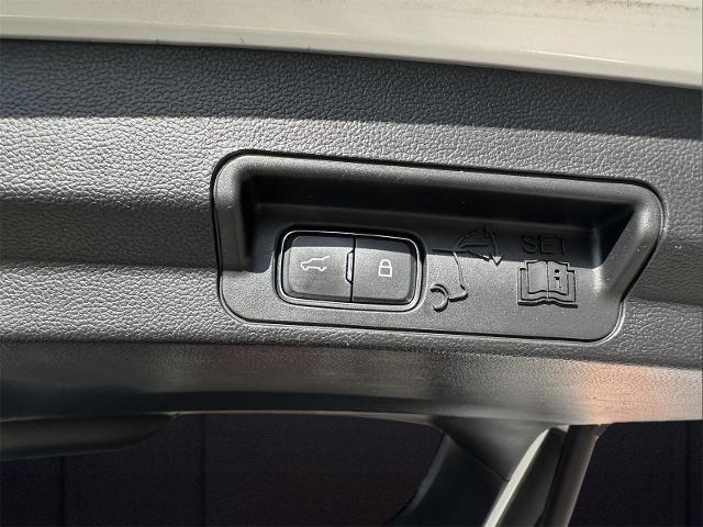 2020 Ford Explorer - $27,695