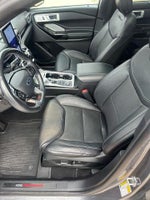 2022 Explorer Thumbnail 14