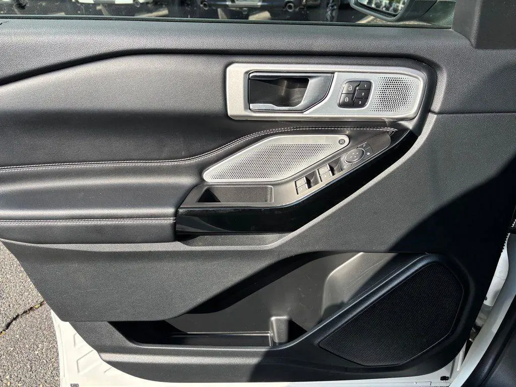 2023 Ford Explorer - $39,995