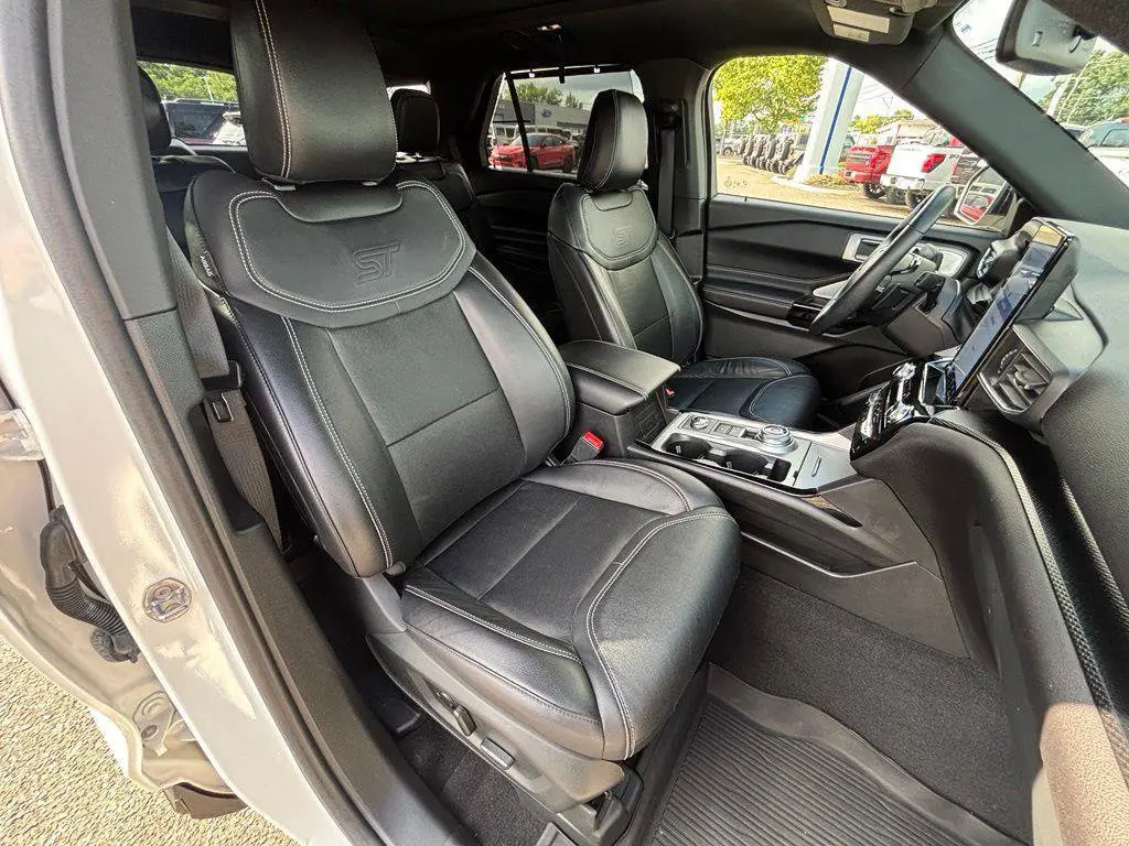 2023 Ford Explorer - $39,995