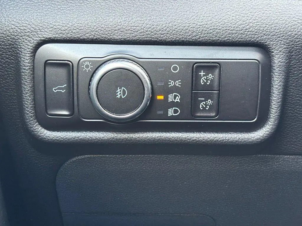 2023 Ford Explorer - $39,995