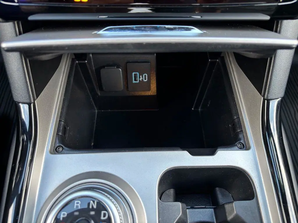 2023 Ford Explorer - $39,995