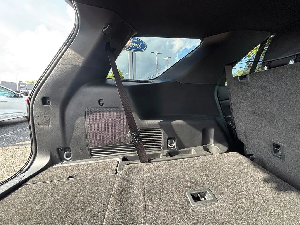 2023 Ford Explorer - $39,995