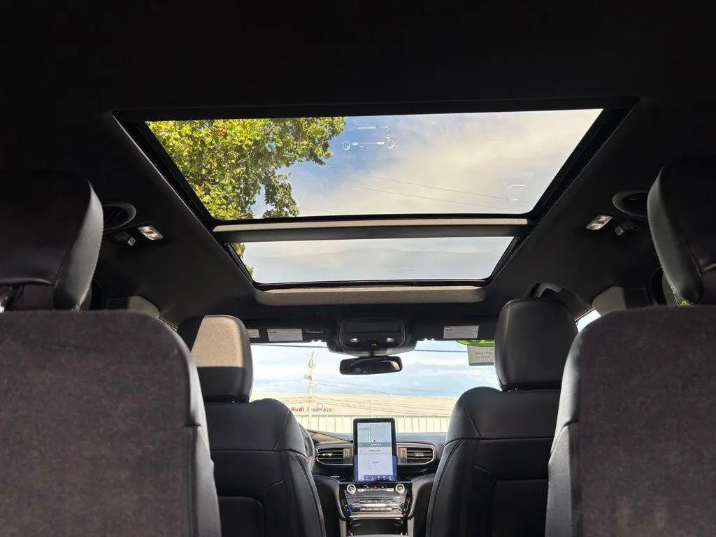 2023 Ford Explorer - $39,995
