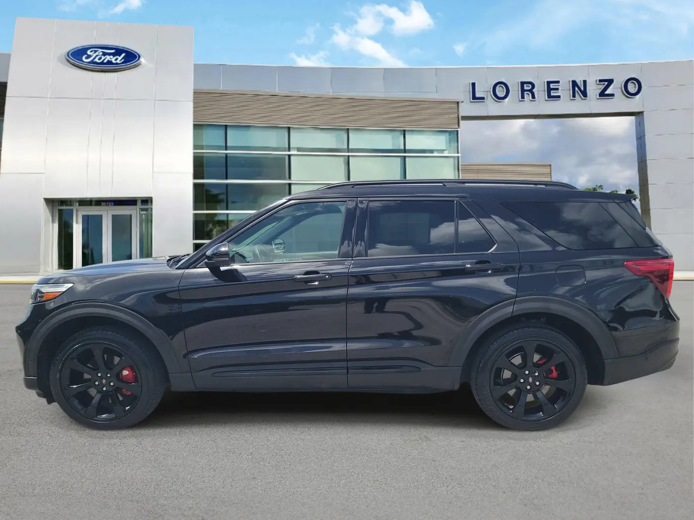 2021 Ford Explorer - $31,990