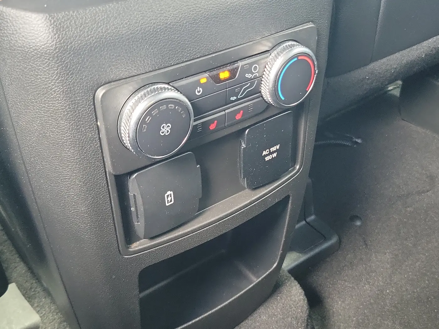 2021 Ford Explorer - $31,990