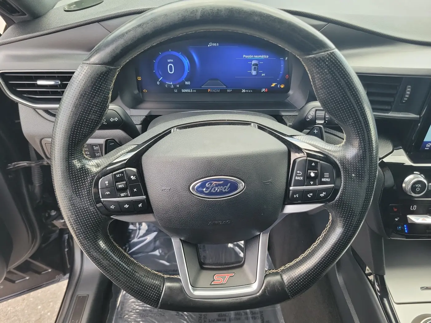 2021 Ford Explorer - $31,990