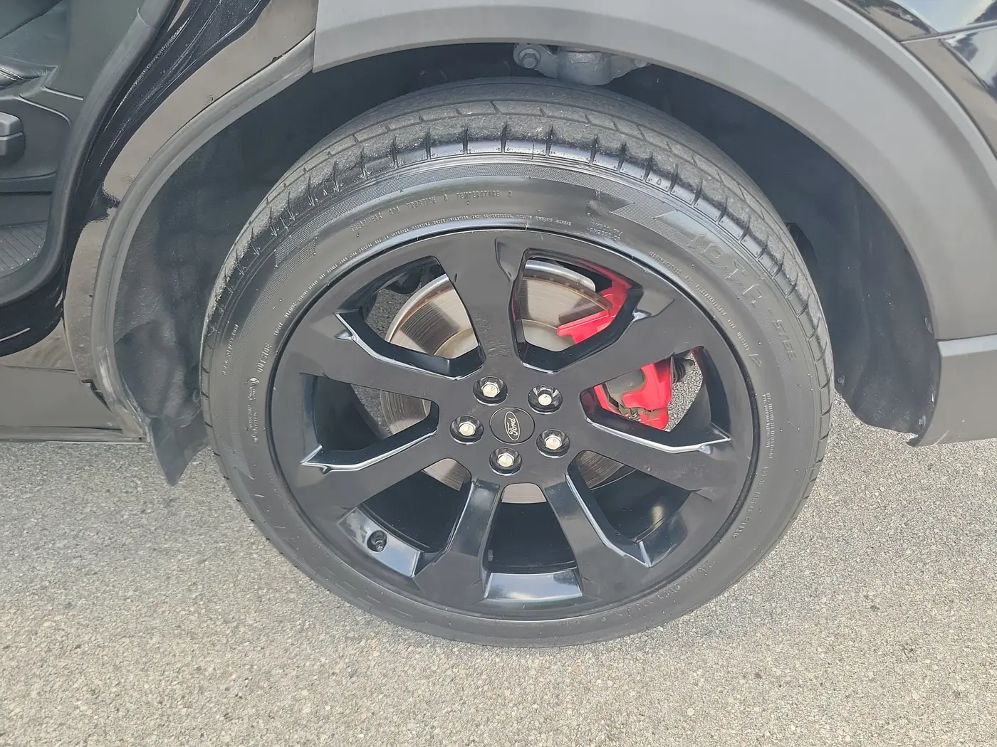 2021 Ford Explorer - $31,990