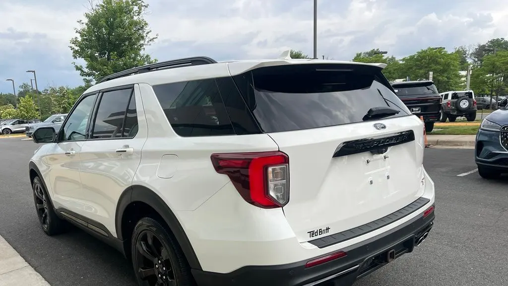 2022 Ford Explorer ST