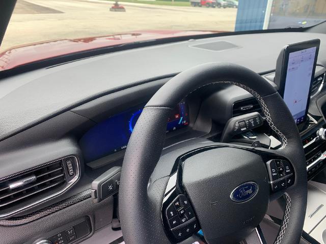 2022 Ford Explorer - $40,990