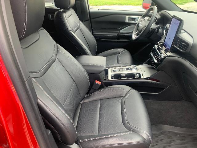 2022 Ford Explorer - $40,990
