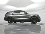2020 Explorer Thumbnail 4