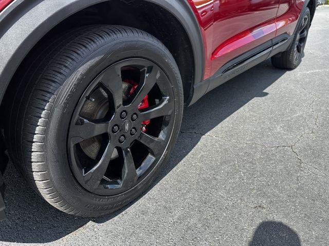 2023 Ford Explorer - $42,700