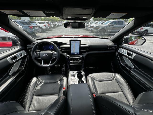 2023 Ford Explorer - $42,700