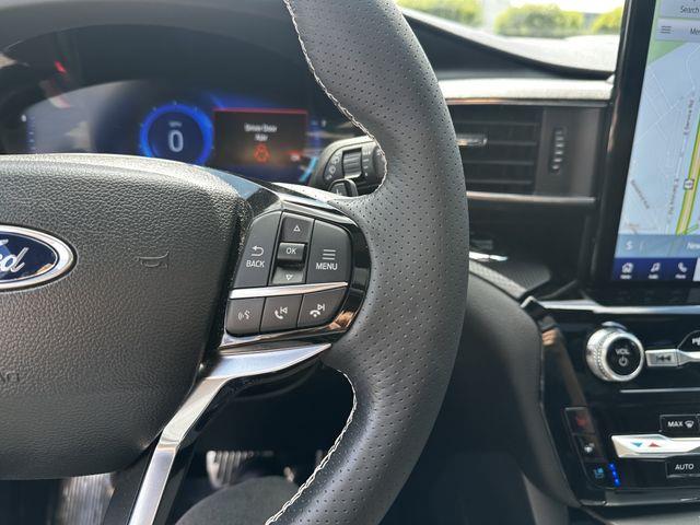 2023 Ford Explorer - $42,700