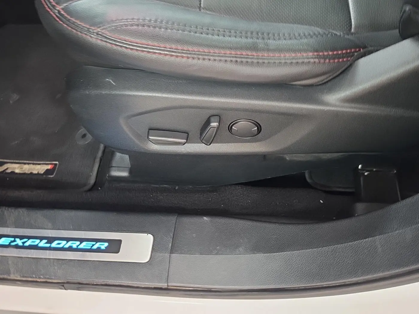 2019 Ford Explorer - $22,395