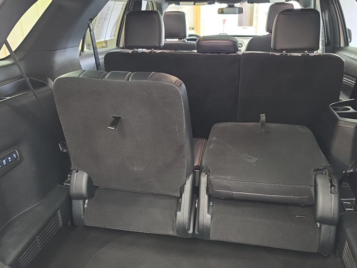 2019 Ford Explorer - $22,395