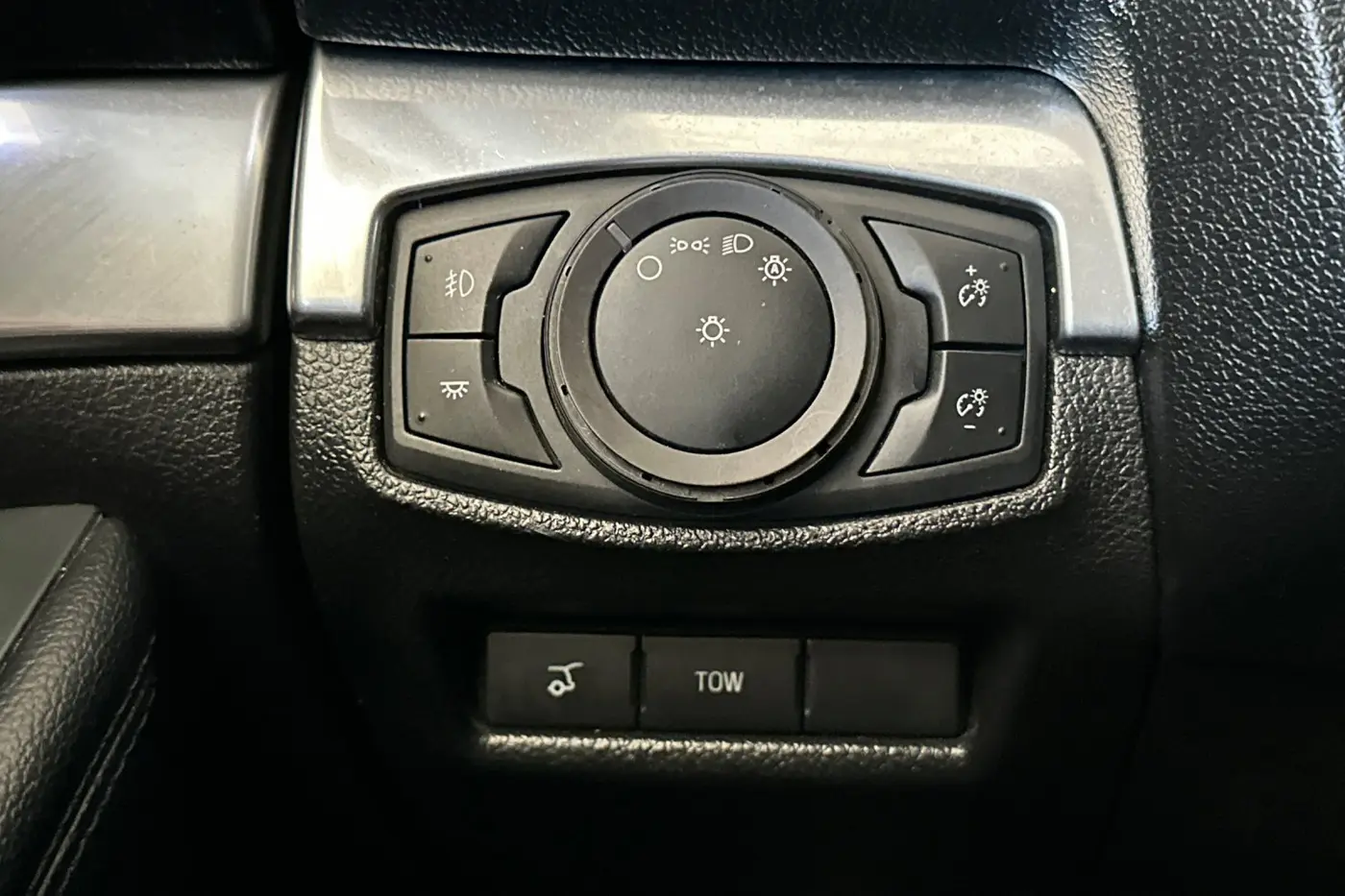 2019 Ford Explorer - $18,951