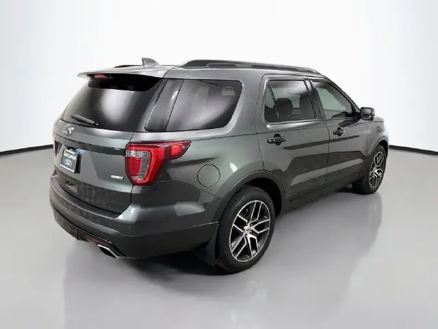 2017 Ford Explorer - $14,402