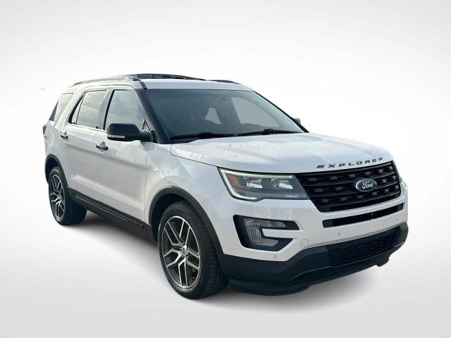 2017 Ford Explorer - $12,275