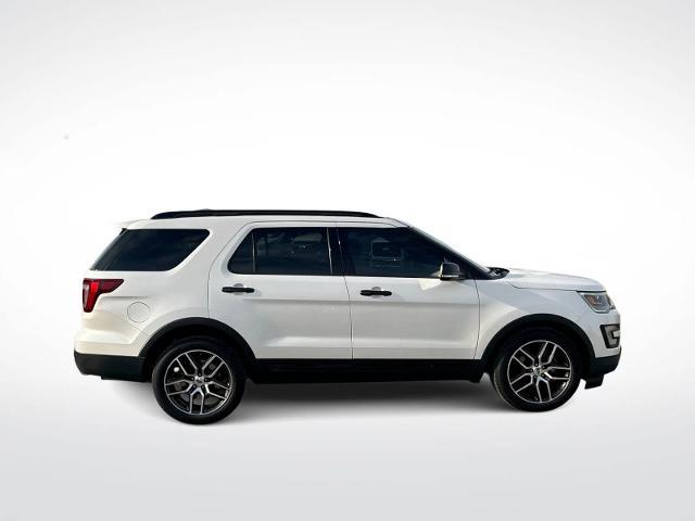 2017 Ford Explorer - $12,275