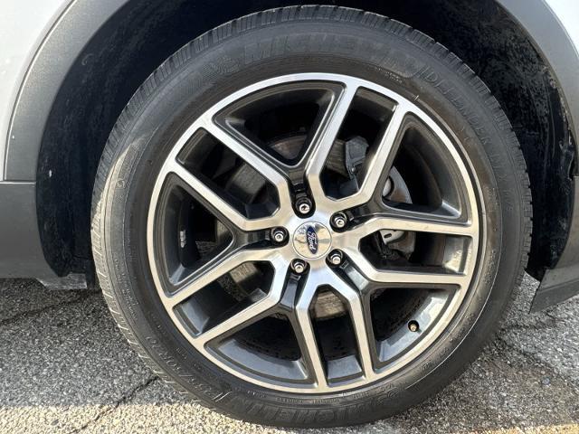 2017 Ford Explorer - $12,275