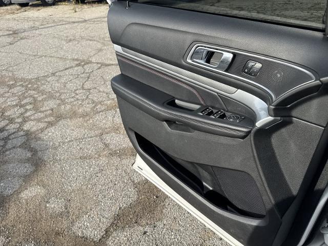 2017 Ford Explorer - $12,275