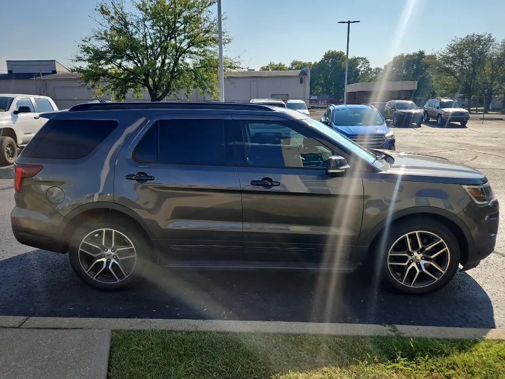 2018 Ford Explorer - $14,650