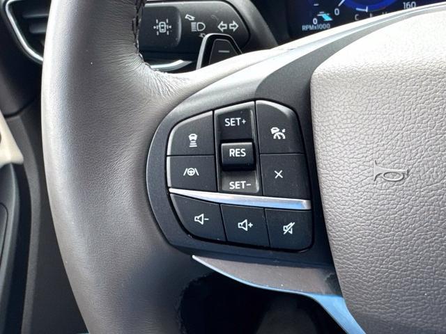2020 Ford Explorer - $33,500