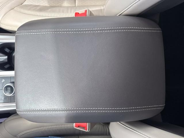 2020 Ford Explorer - $33,500