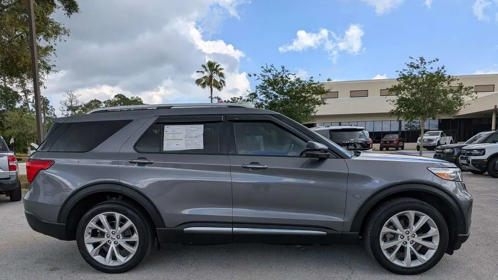 2022 Ford Explorer Platinum