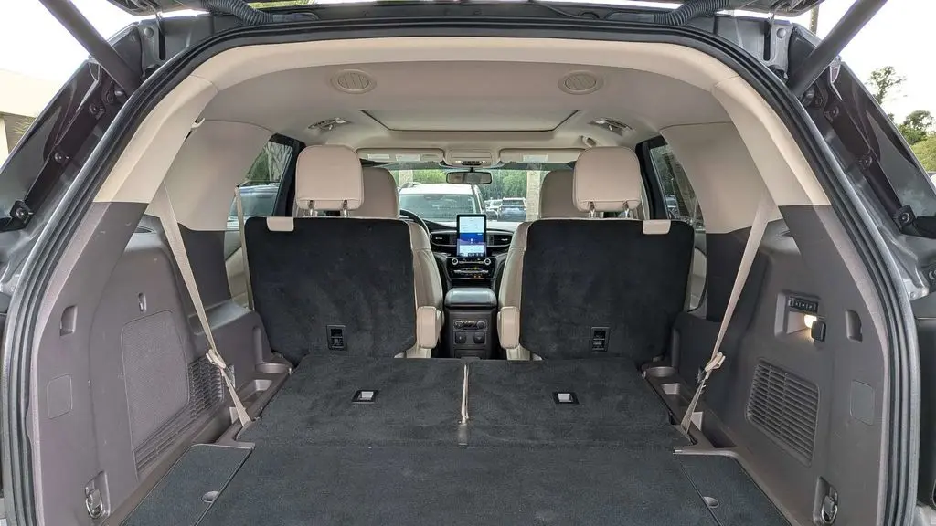 2022 Ford Explorer Platinum