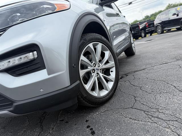 2021 Ford Explorer - $31,990