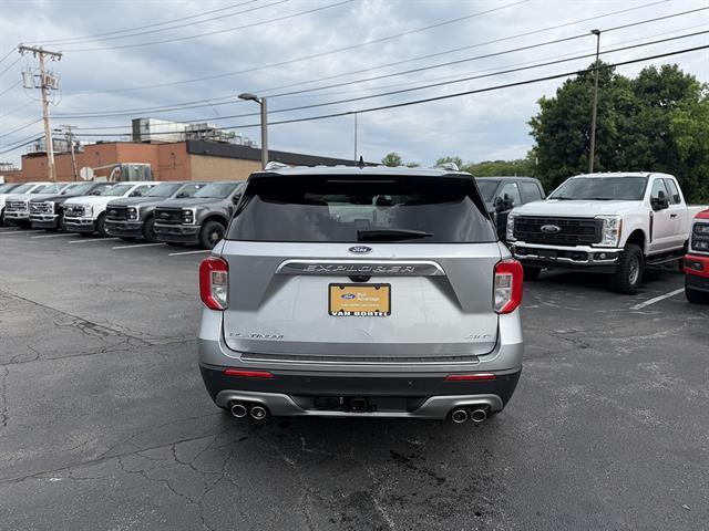 2021 Ford Explorer - $31,990