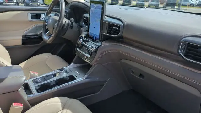 2021 Ford Explorer Platinum
