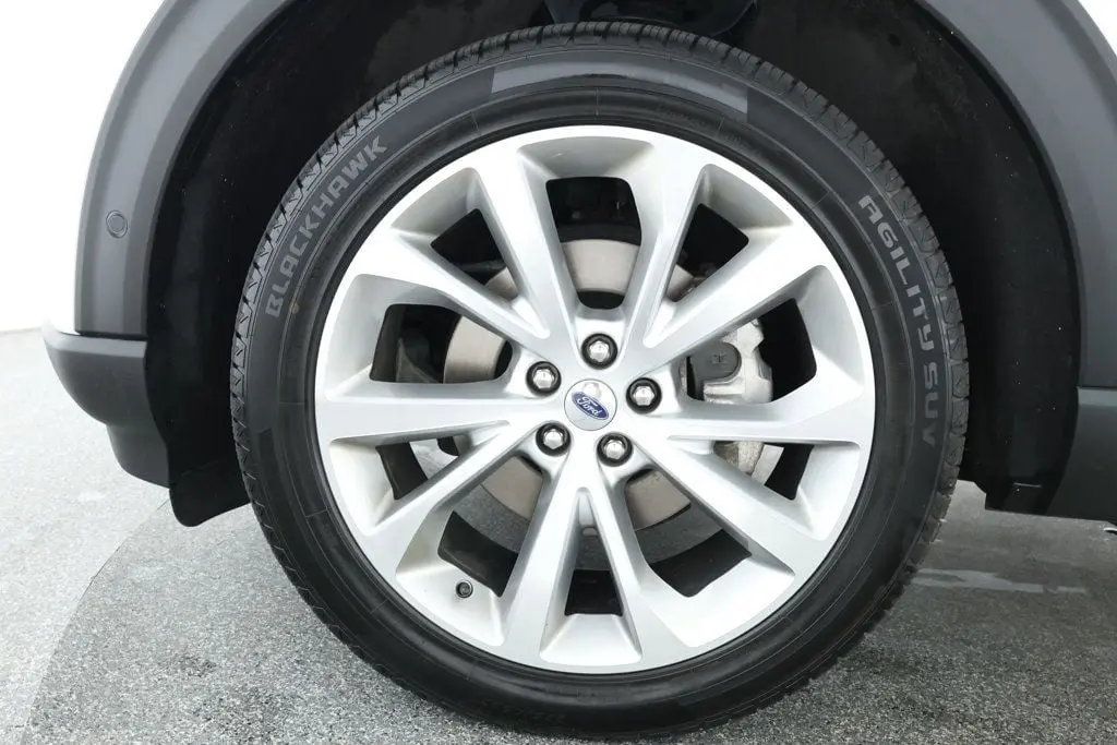 2022 Ford Explorer - $27,495