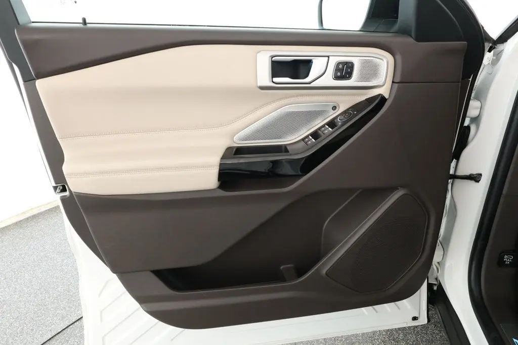 2022 Ford Explorer - $27,495