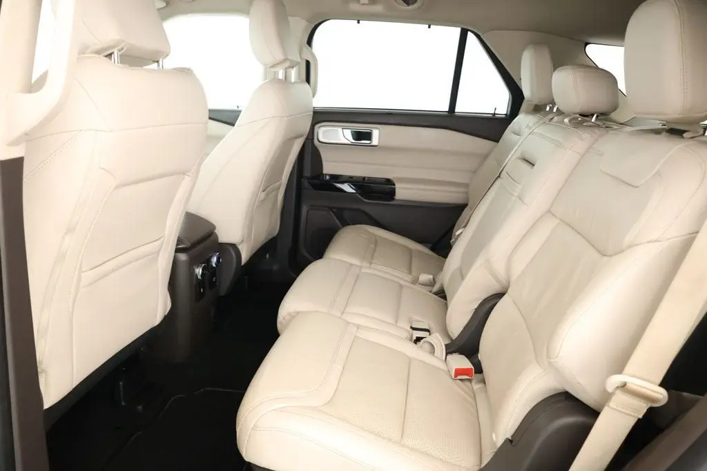 2022 Ford Explorer - $27,495