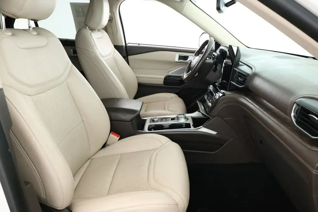 2022 Ford Explorer - $27,495
