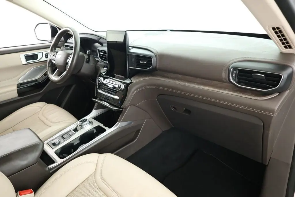 2022 Ford Explorer - $27,495