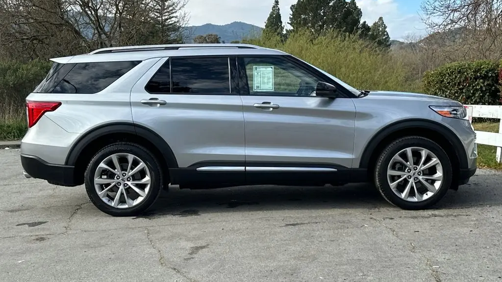2023 Ford Explorer Platinum