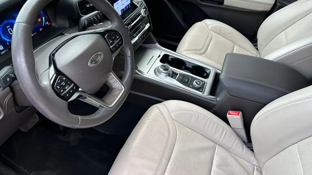 2023 Ford Explorer Platinum