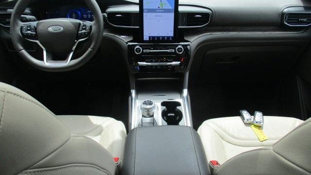 2024 Ford Explorer Platinum