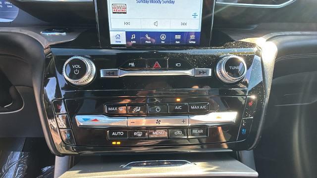 2023 Ford Explorer - $39,977