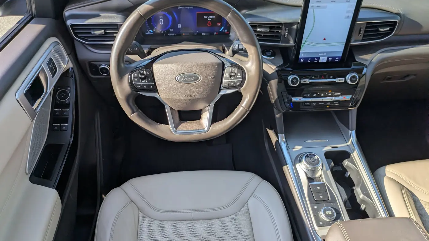 2023 Ford Explorer Platinum