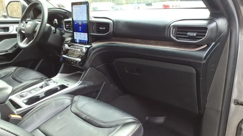 2023 Ford Explorer Platinum