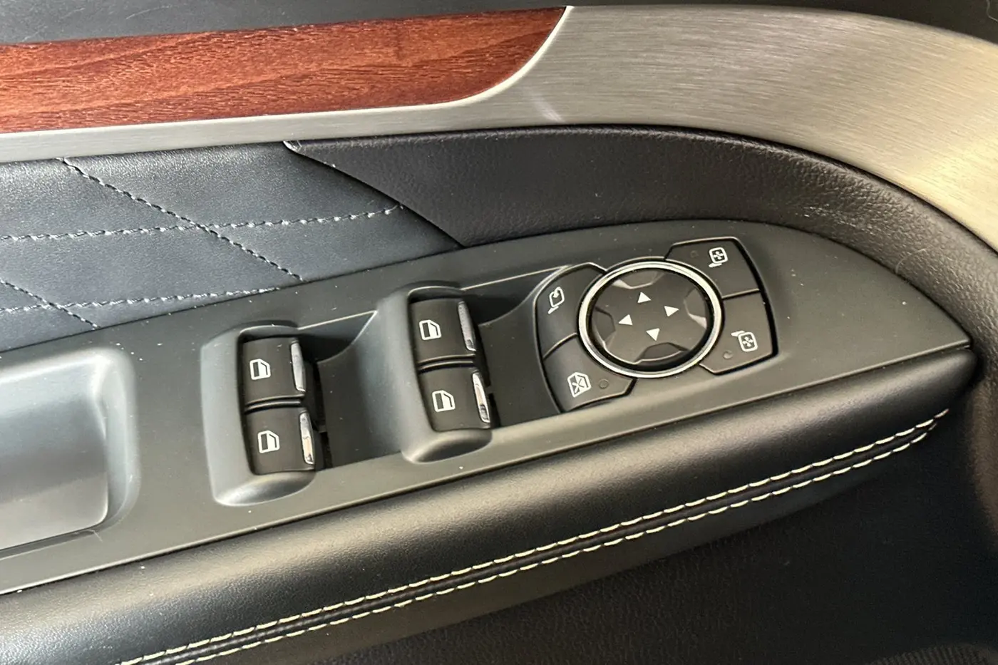 2018 Ford Explorer - $17,851