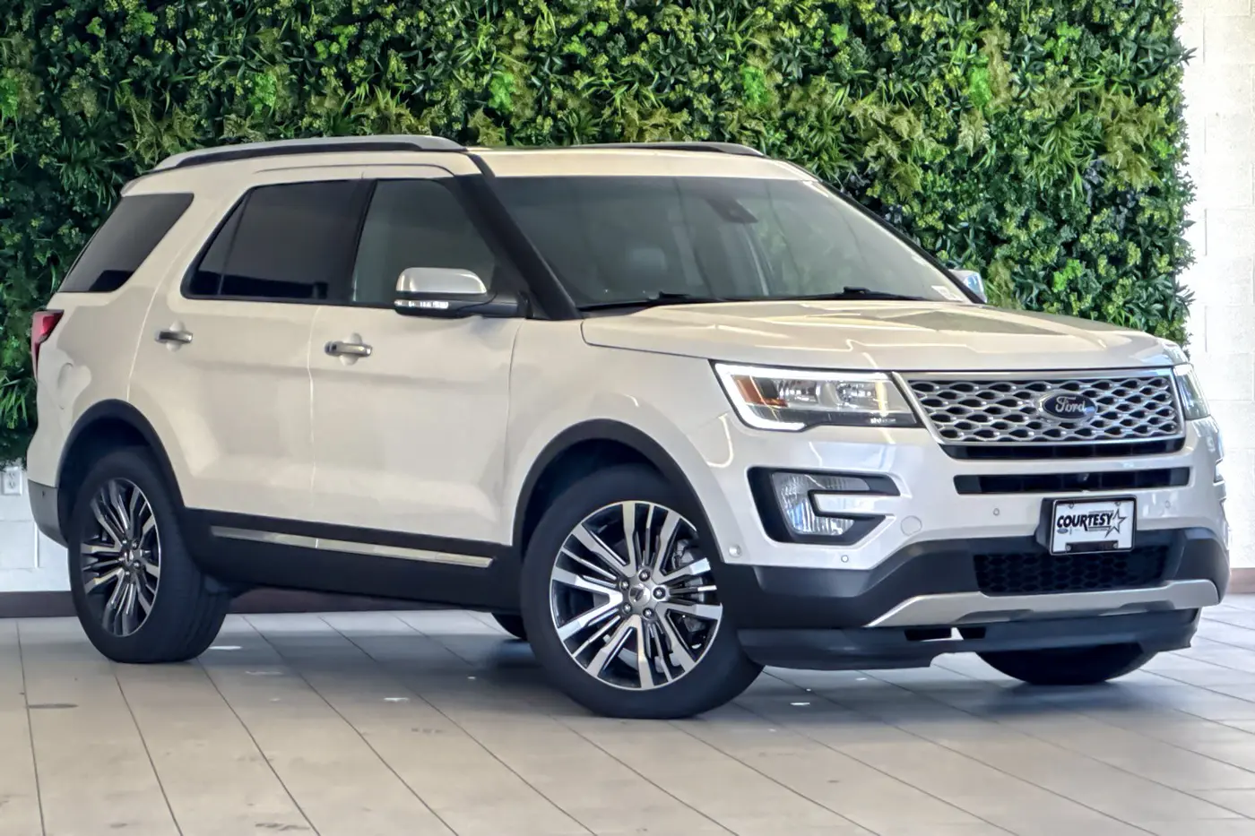 2017 Ford Explorer - $20,917