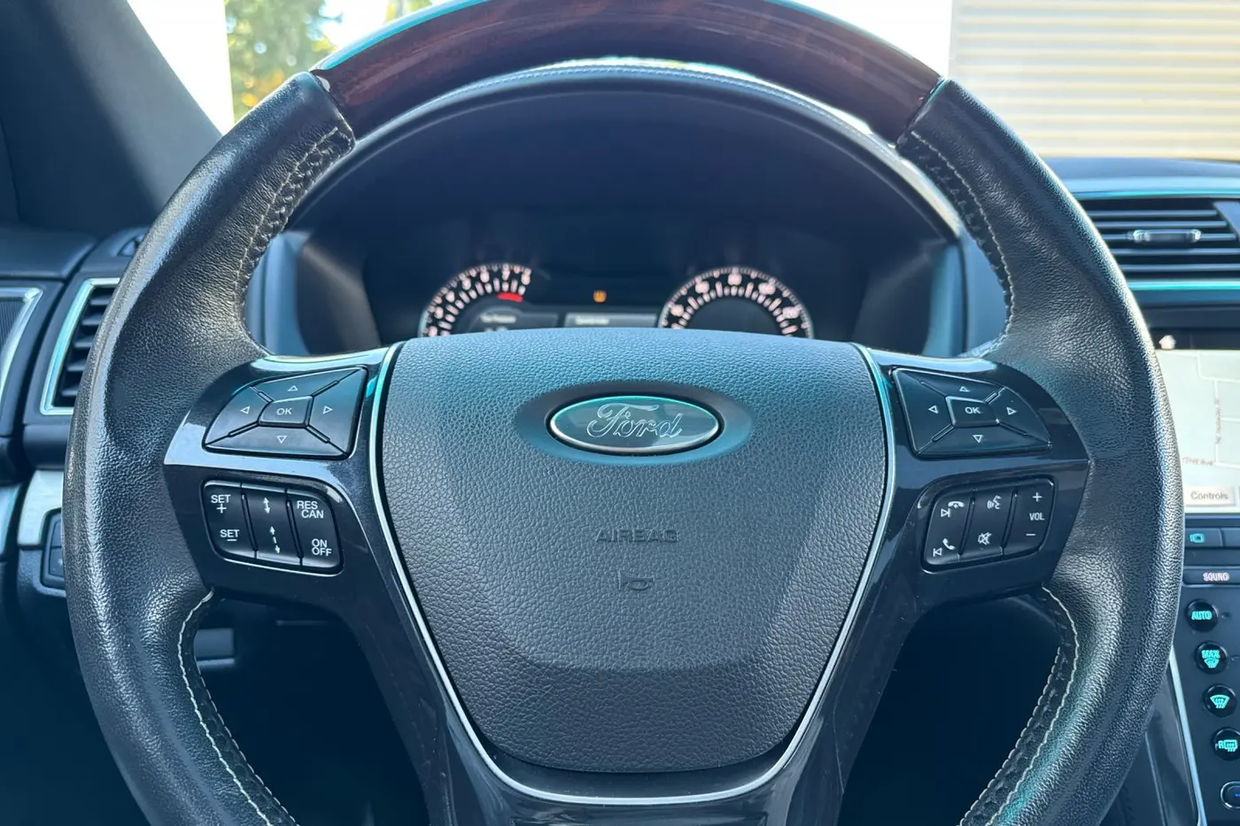 2017 Ford Explorer - $20,917